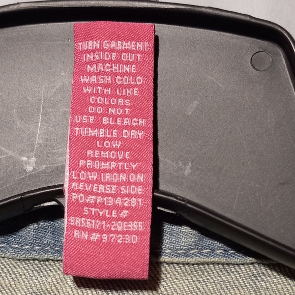 Almost Famous EUC Jean Vest, Jr Sz L, Metal Rivets on Shoulders & Pockets - Picture 8 of 9